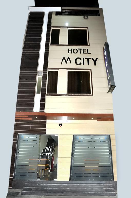 Hotel M City Amritsar Exterior photo