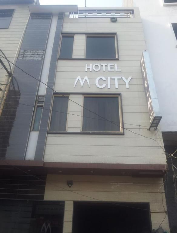 Hotel M City Amritsar Exterior photo